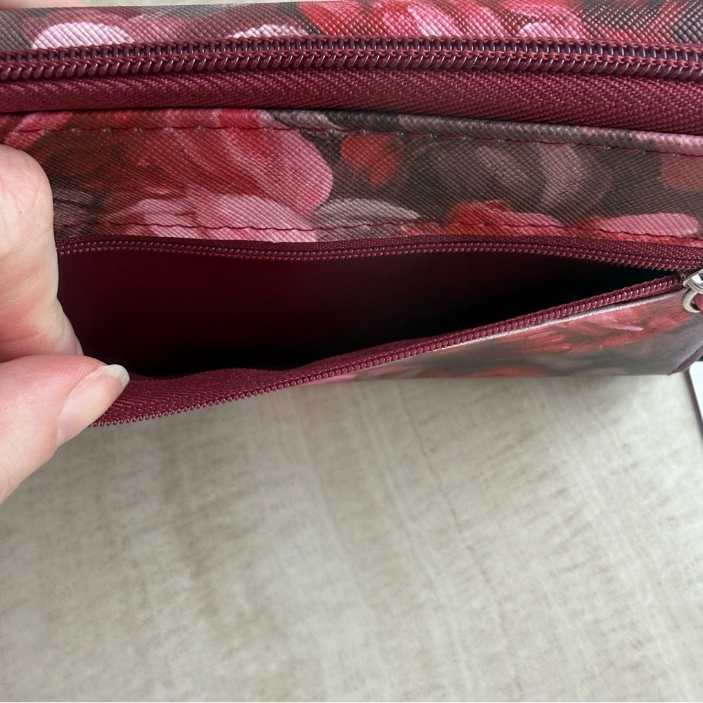 Mundi Red and Pink Floral Wristlet - Picture 5 of 9